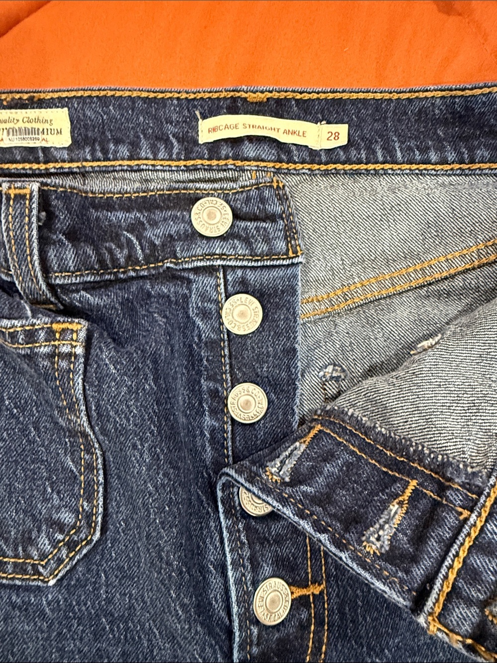 Levi’s ribcage straight ankle jeans (patch pockets)